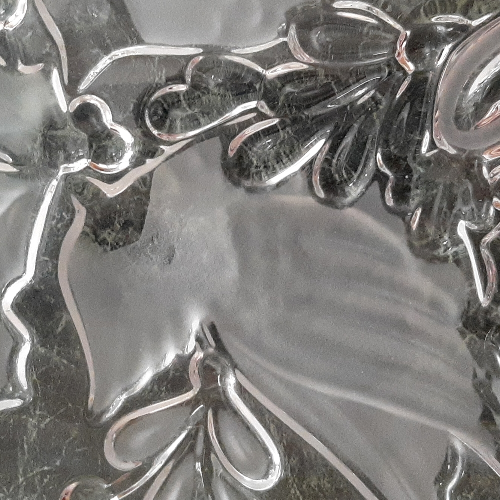 Gorham Crystal Bowl- Beautiful! Christmas Cardinals 8" Square 🕊🌲 - Picture 3 of 10